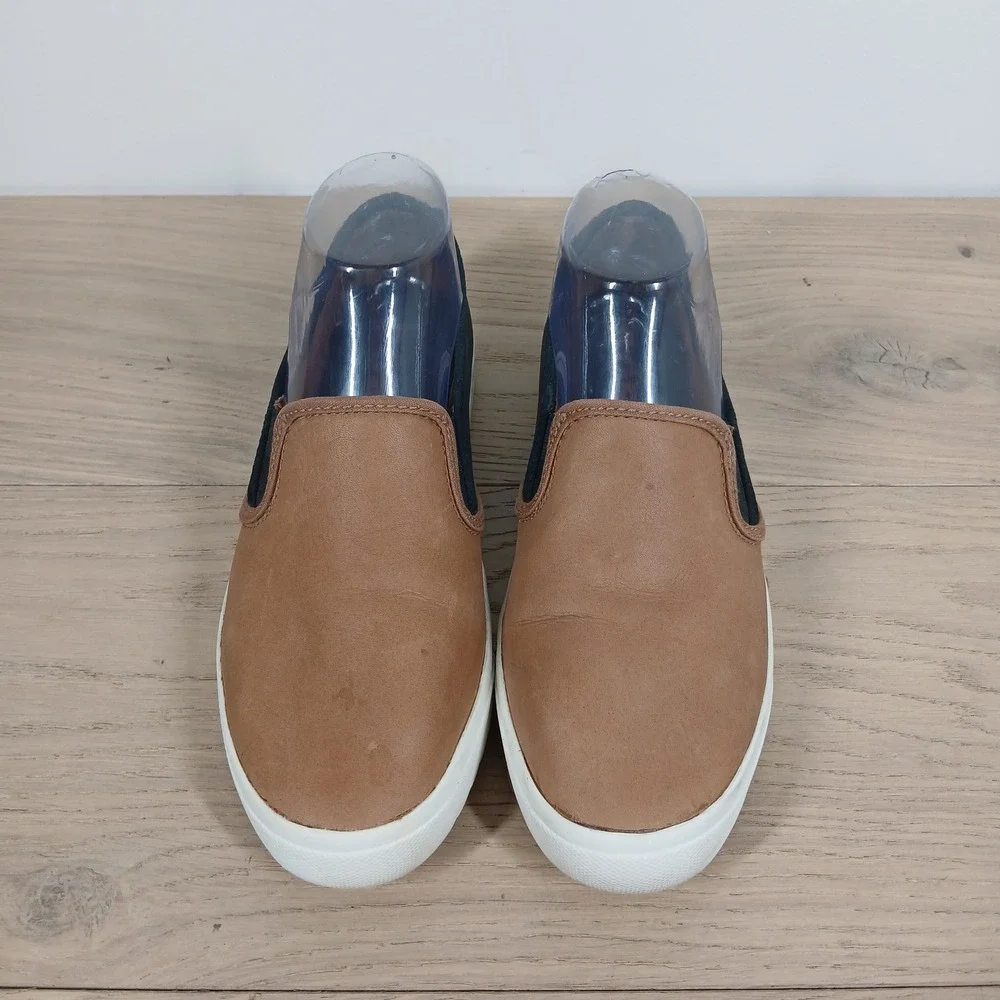 Sorel Sneakers Women 7.5 Tan Black Slip On Leather Casual Preppy Streetwear